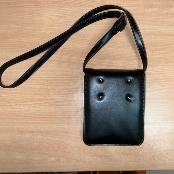 Black CrossBody Bag Faux Leather - Picture 2 of 2
